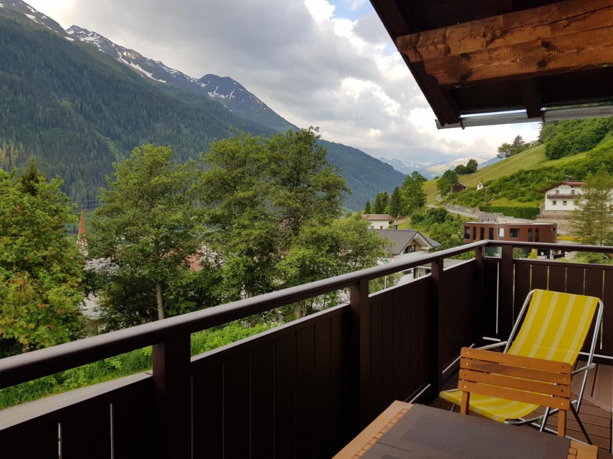 Haus Tannegg Panzió Pettneu am Arlberg Kültér fotó
