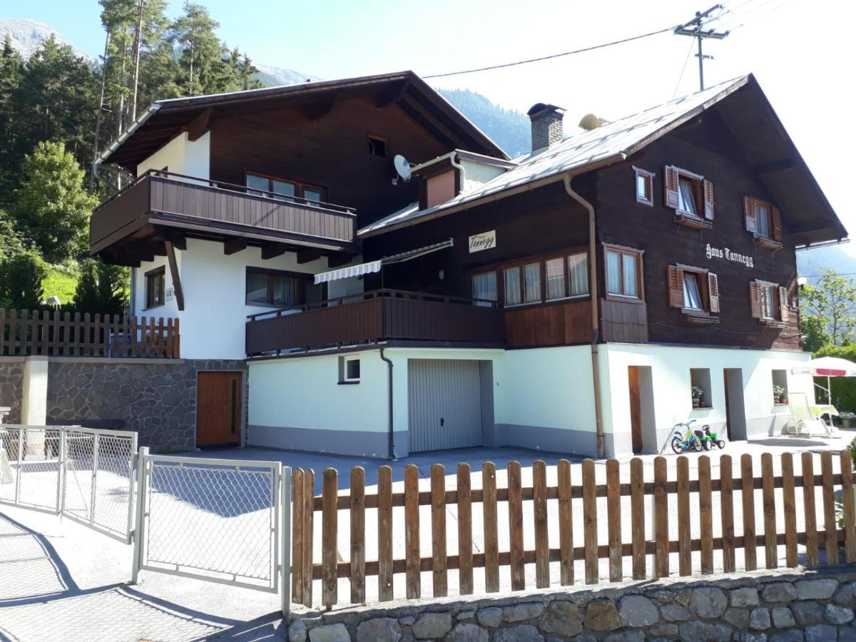 Haus Tannegg Panzió Pettneu am Arlberg Kültér fotó